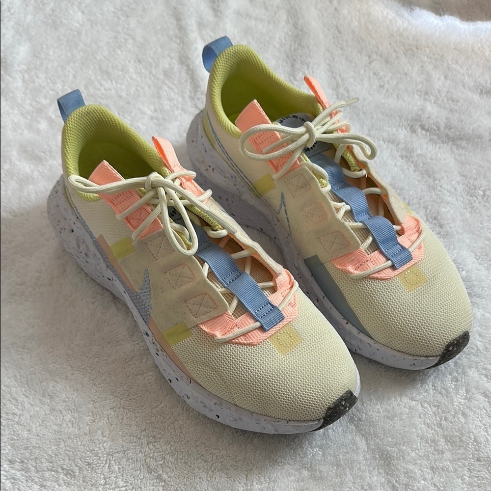 Nike Women's Pastel Yellow & Coral Athletic Sneakers